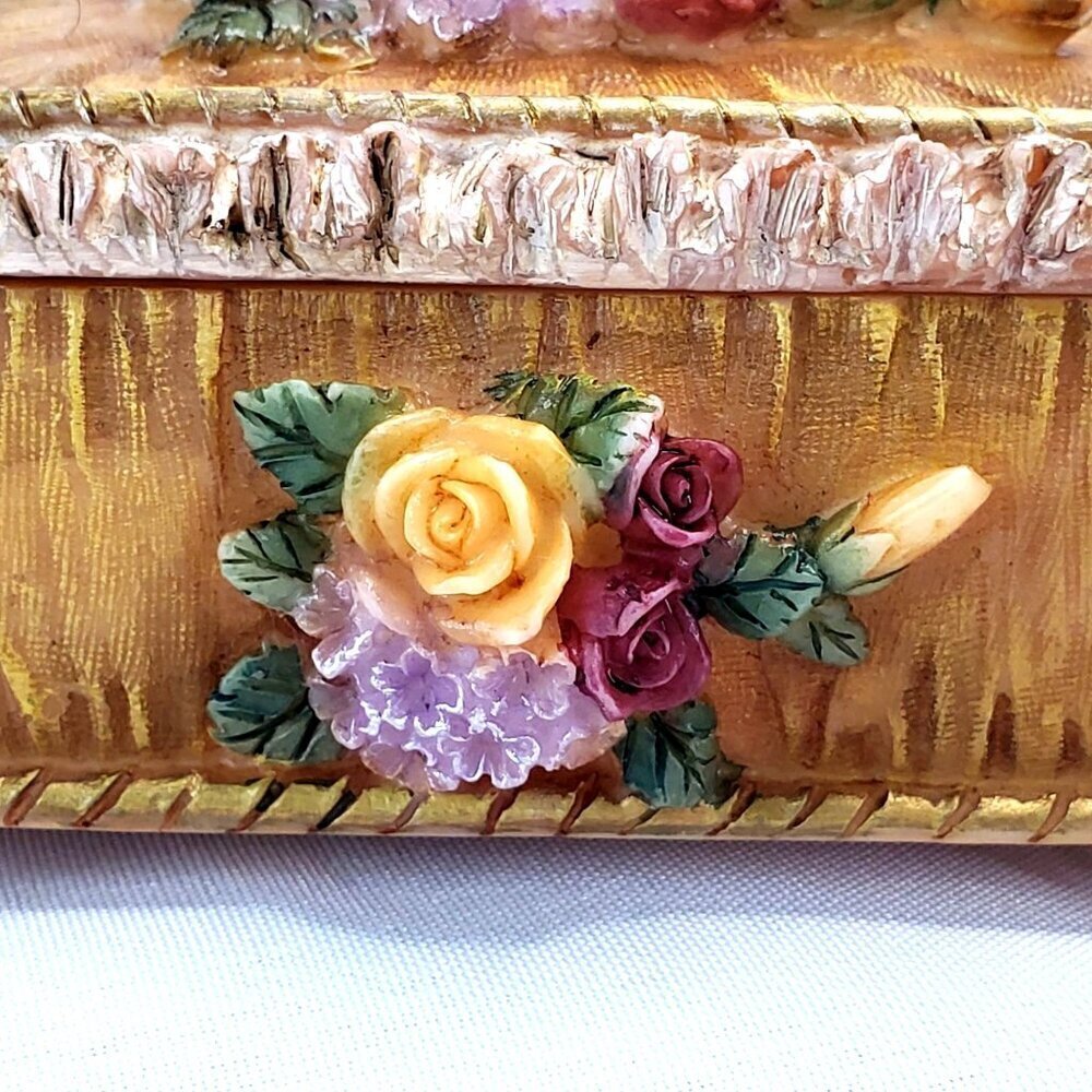 VTG Victorian Floral Jewelry Trinket Box With Raised Rose Design & Gold Accents - Picture 4 of 15